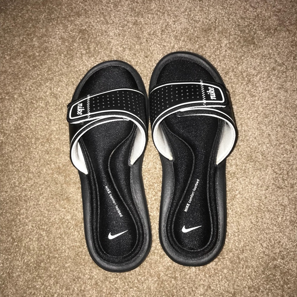 Nike slides